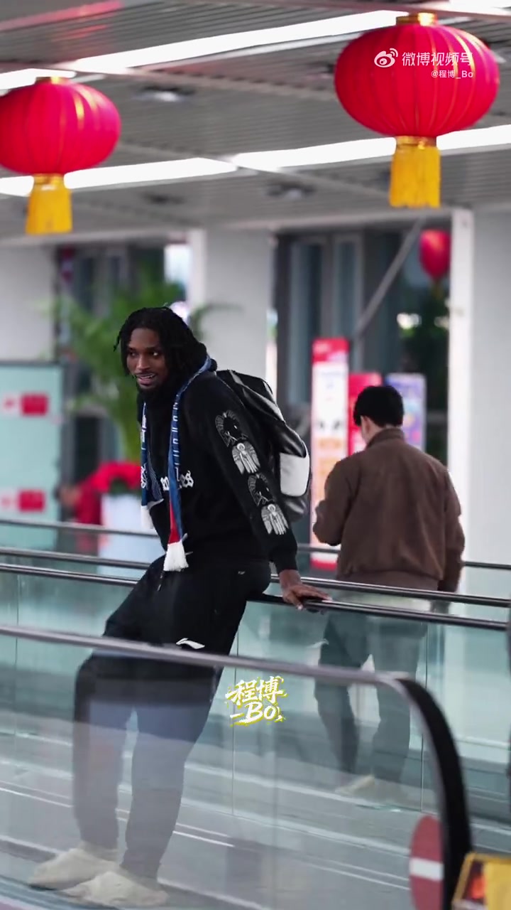 虎扑体育-刘维伟：希望泰肖恩·克劳福德给青岛队带来总冠军